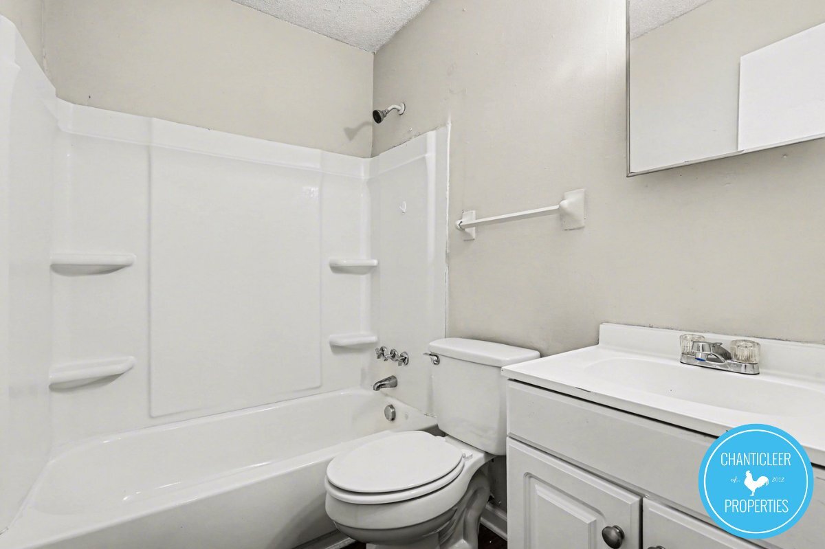 Building Photo - 115 Florence St