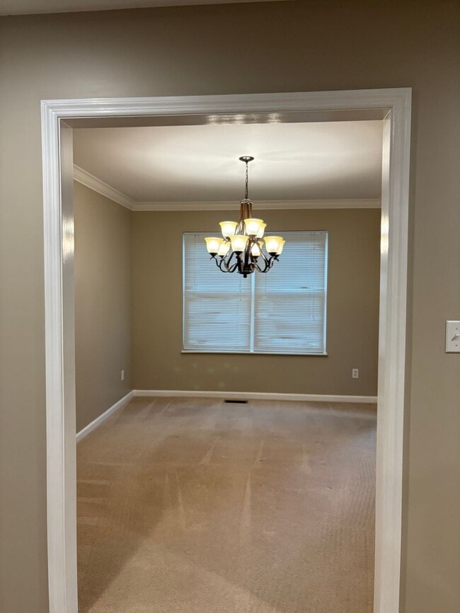 Building Photo - Knoxville 37923 - 3 bedroom, 2.5 bath home...