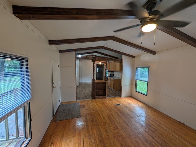 Building Photo - 35 Ransdell Ln