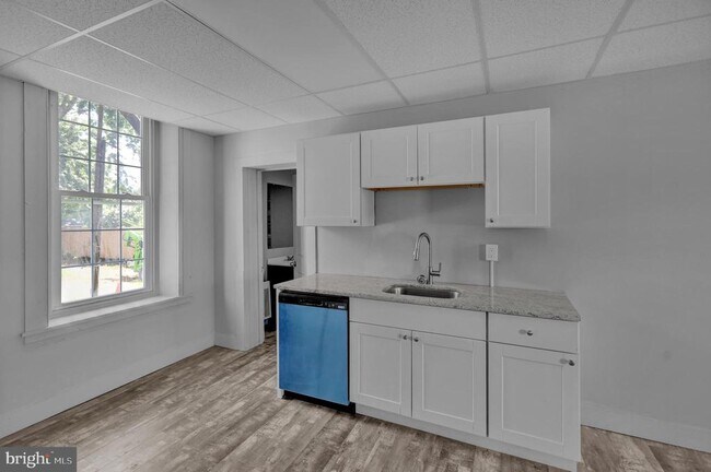 Building Photo - 2693 W Philadelphia Ave