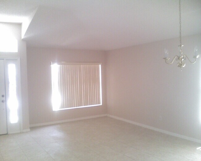 Building Photo - 2424 Cerberus Dr