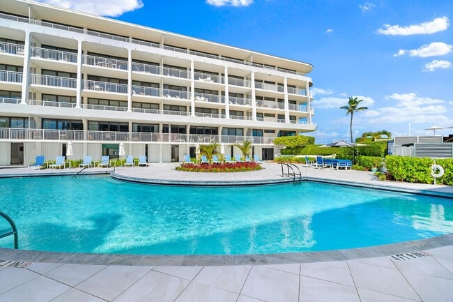 Building Photo - 2600 S Ocean Blvd