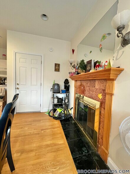 Building Photo - 1801 Beacon St