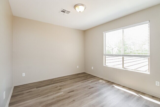 Building Photo - 2623 N Augustine