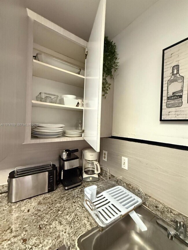 Building Photo - 3660 NE 166th St