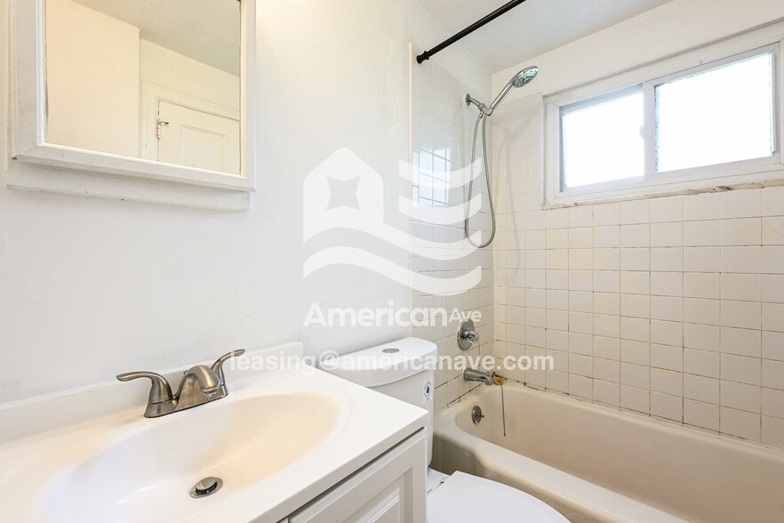 Building Photo - 125 Wilson Dr