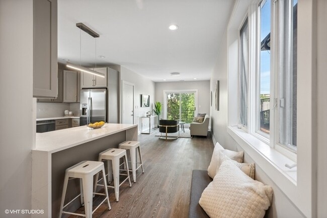 Building Photo - 4824 S Champlain Ave