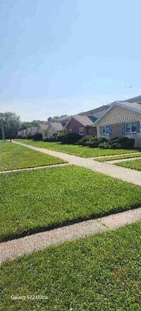 Building Photo - 3639 W 120th St