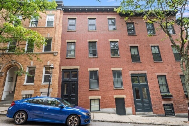 Building Photo - 65 Baldwin St