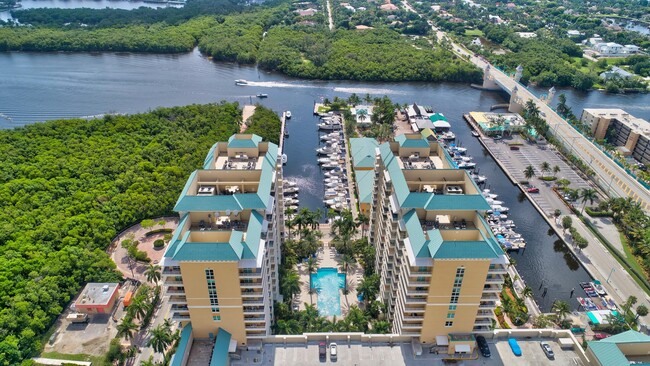 Building Photo - 700 E Boynton Beach Blvd