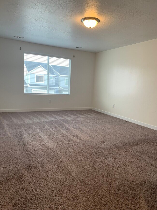 3rd bedroom - 14937 S Messi St