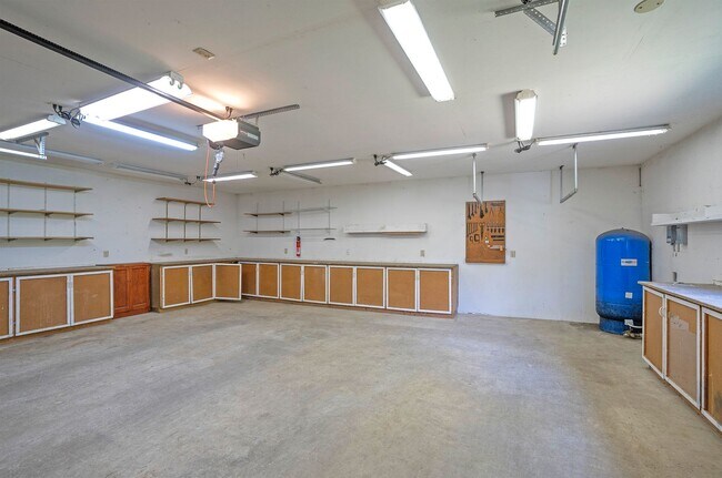 Building Photo - 3-Bedroom Gig Harbor Retreat with Private ...