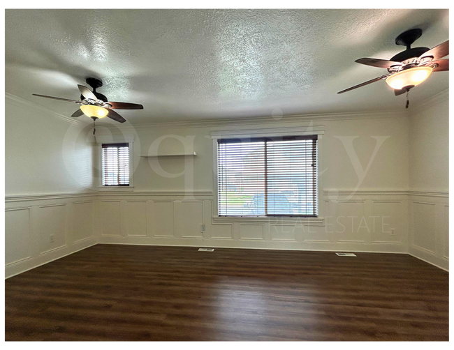 Building Photo - 8045 N Plum Creek Dr