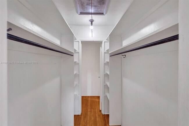 Building Photo - 386 NE 99th St