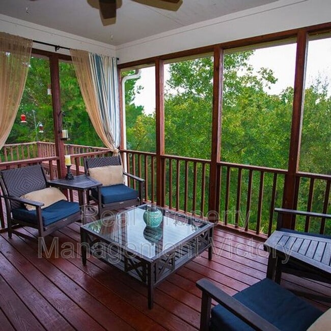 Building Photo - 1120 Shades Crest Rd