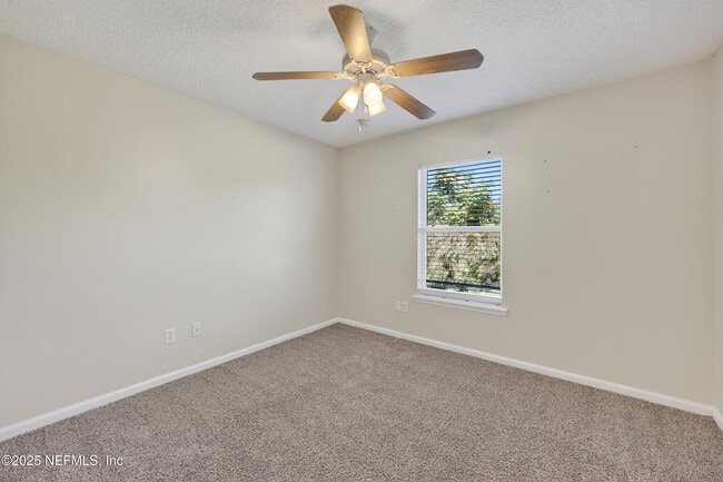 Building Photo - 9205 Redtail Dr