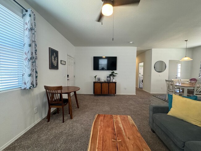 Building Photo - 3 Bedroom Fully Furnished  Custom Build ne...