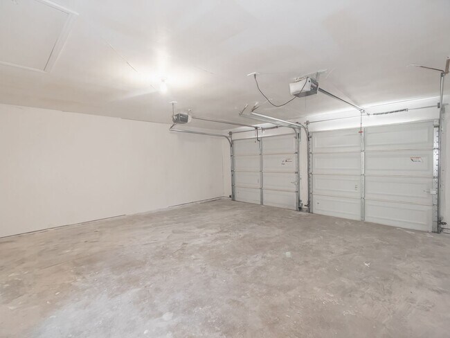 Building Photo - Charming 3 bedroom, 1.5 bath single-family home in a quiet northwest Oklahoma City neighborhood