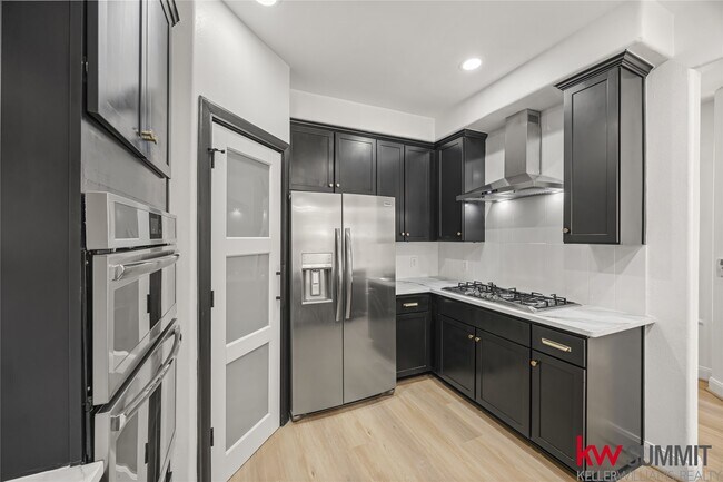 Building Photo - 2410 Calumet St