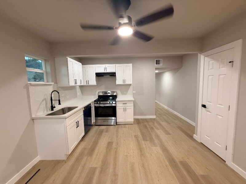 Building Photo - 5238 Pease St