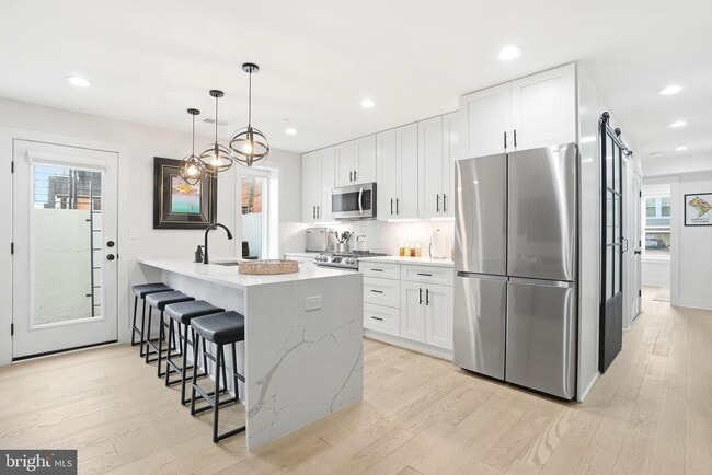 Building Photo - 616 Quebec Place NW