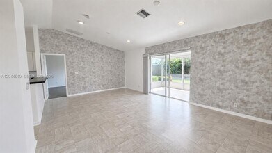 Building Photo - 547 High Hawk Cir