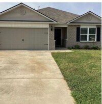 Building Photo - 441 Woodland Trl