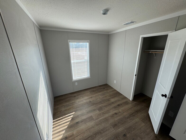 Building Photo - 350 Patriot Ln