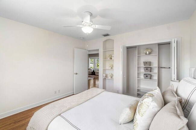 Building Photo - 518 Gardenia Terrace