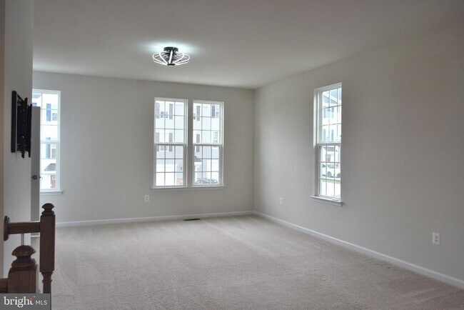 Building Photo - 8714 Upton Ln