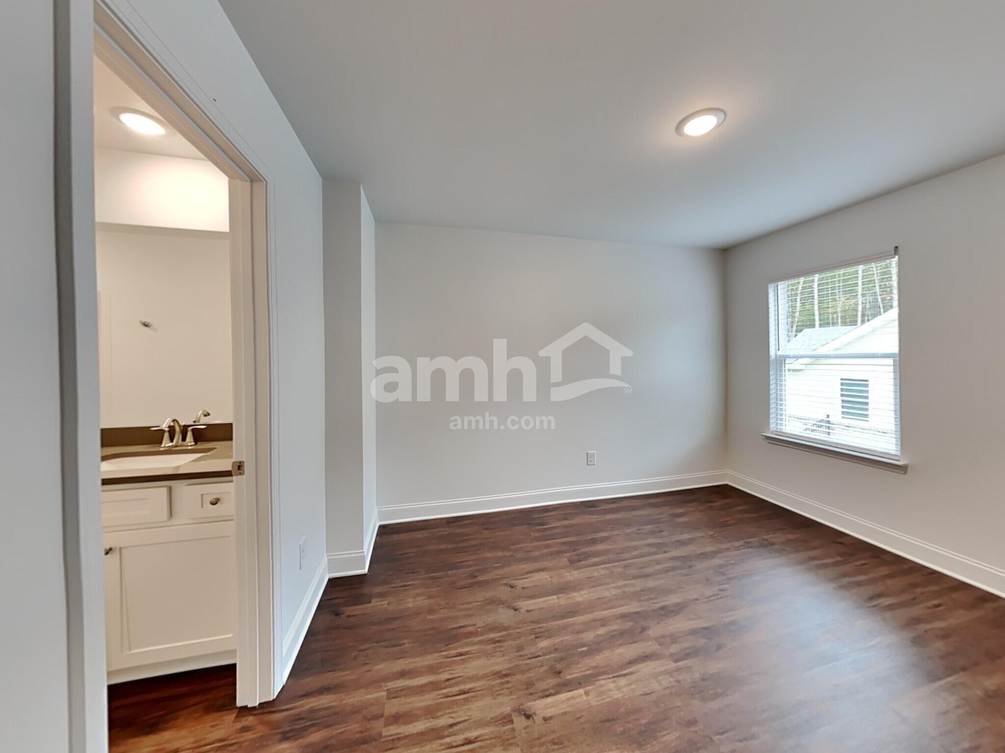 Building Photo - 318 Golucke Way