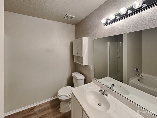 Building Photo - 4908 Parkrise Dr