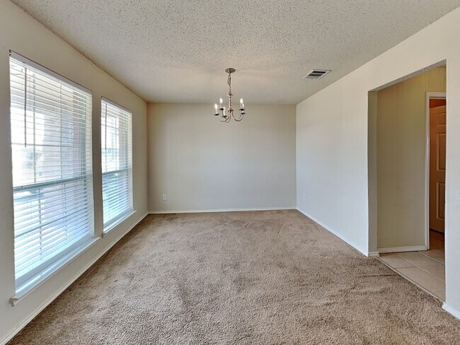 Building Photo - 6518 Ashland Dr