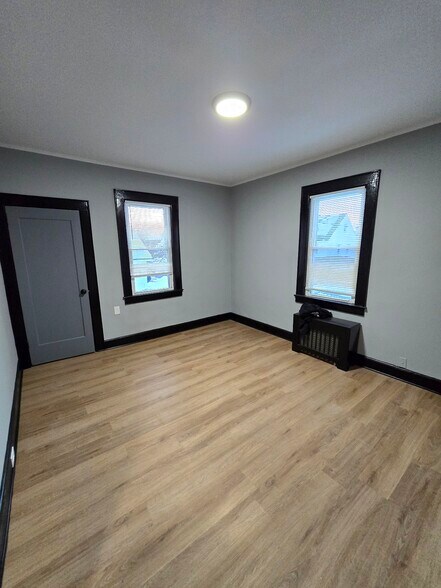 Building Photo - 33 Delawanna Ave