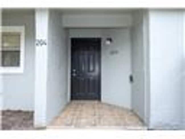 Building Photo - 204 Dorchester Square