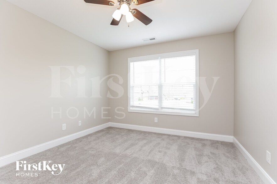 Building Photo - 2392 Andersonville Dr