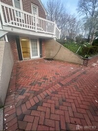 Building Photo - 42 Pershing Ave