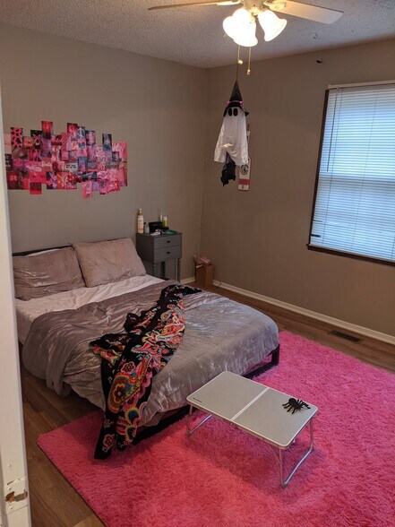 Building Photo - 1021 Illinois St