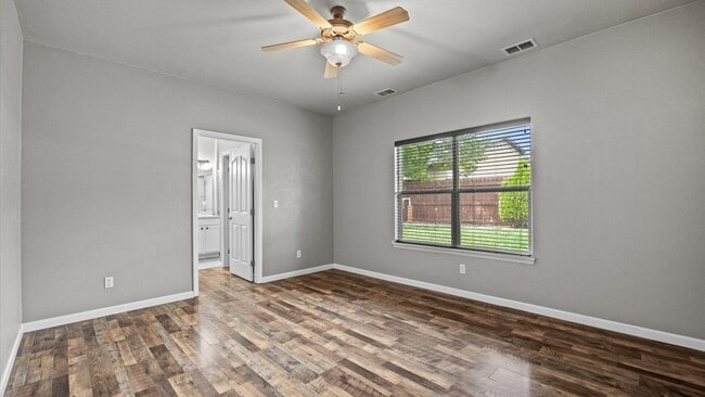 Building Photo - Spacious 3-Bed Ranch Home w/ 3-Car Garage & RV Parking In Quiet North Grand Junction Neighborhood