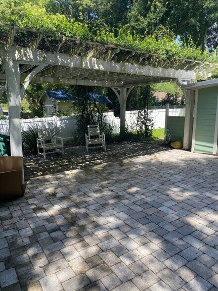 Building Photo - 431 E 9th Ave