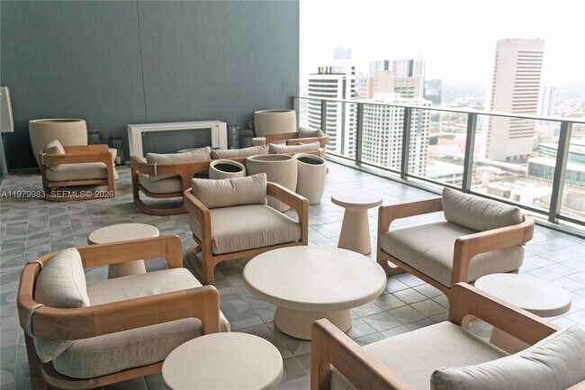 Building Photo - 151 NE 5th St