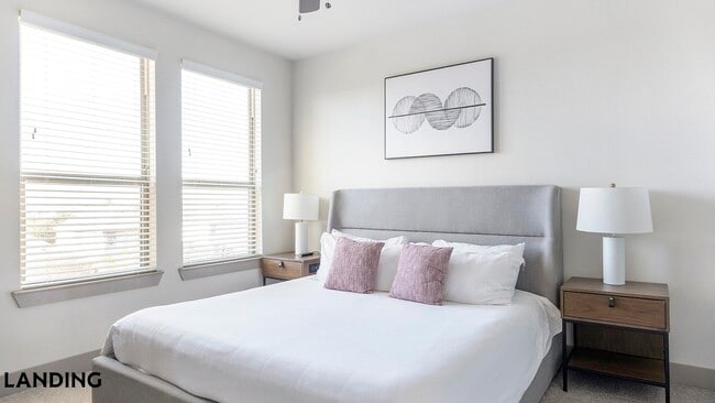 Building Photo - 12500 Shadowglen Trce