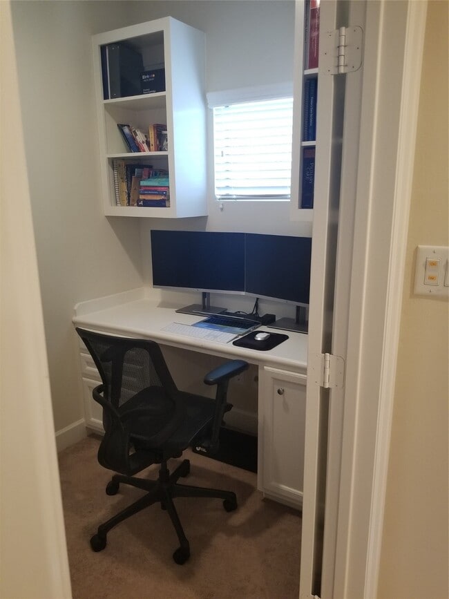 Building Photo - 3709 Main Plaza Dr