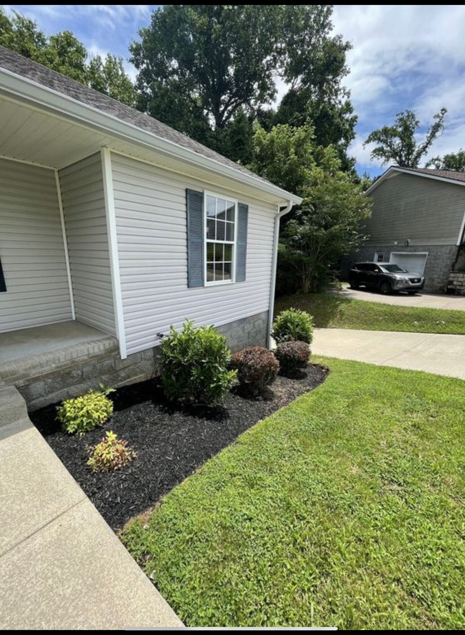 Building Photo - 1053 Red Apple Ct