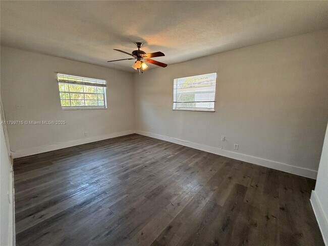 Building Photo - 1251 SW 11th Ave