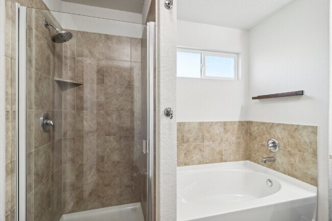 Building Photo - "Charming 4-Bedroom Oasis with custom fini...