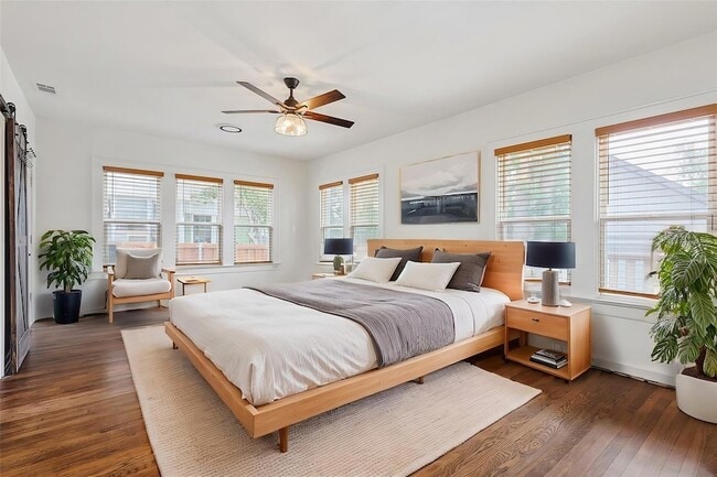 Building Photo - 5620 Richmond Ave