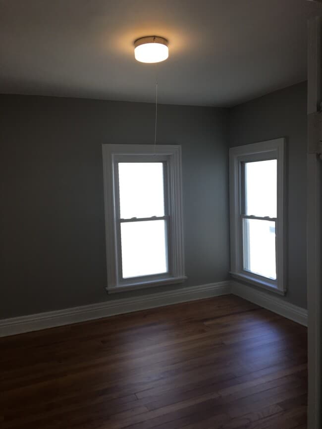 Building Photo - Gorgeous 5 bedroom 2 bath located on friendly neighborhood for rent!!!