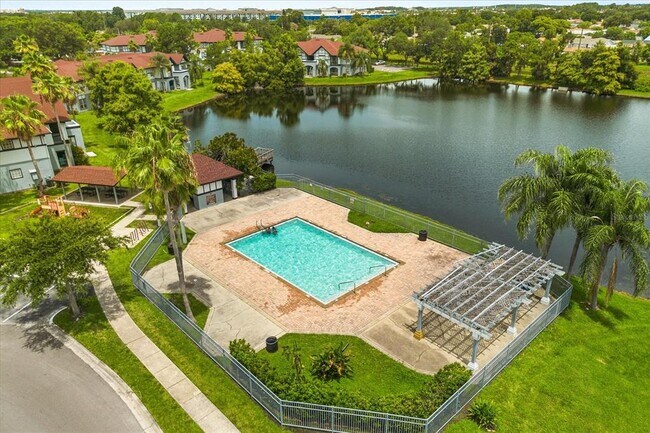 Building Photo - 3714 Palm Desert Ln