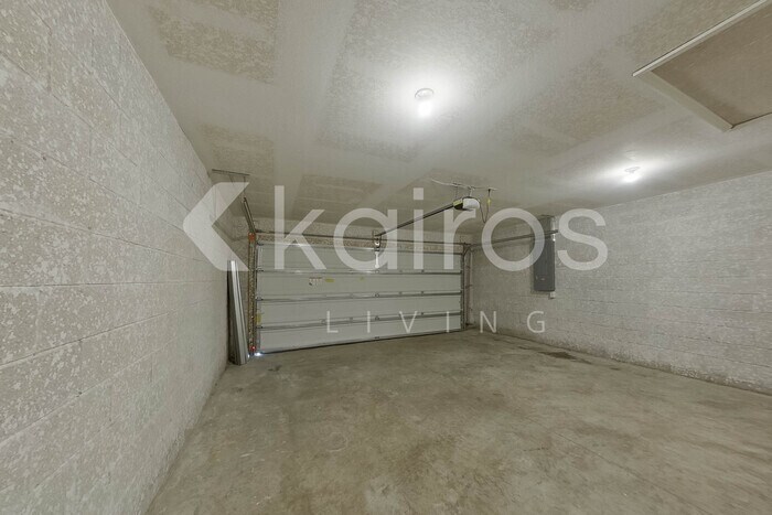 Building Photo - 9135 Aegean Cir